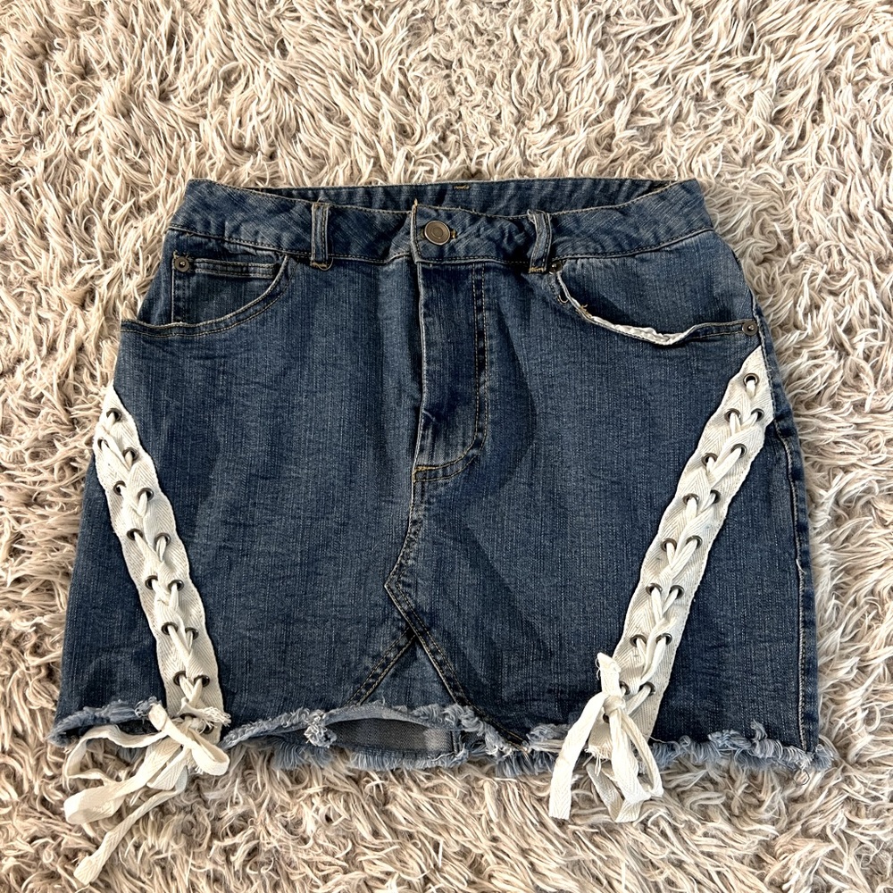 Denim mini skirt w white tie sides